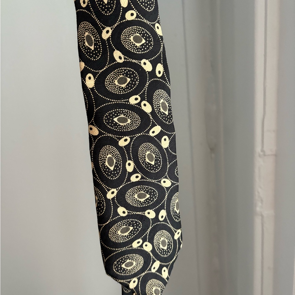 Ermenegildo Zegna Black and Cream Circular Pattern Tie